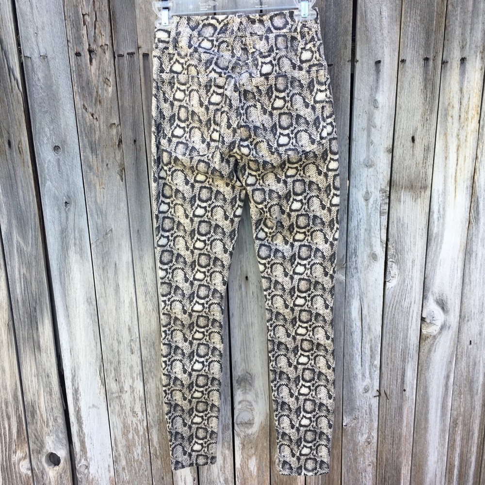 NWT Good American Good Legs Snake Print Jean Black Cream 2 - Picture 9 of 13